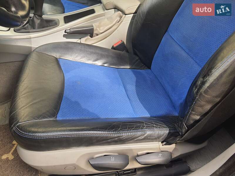 Седан BMW 3 Series 2005 в Львове