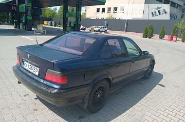 Седан BMW 3 Series 1993 в Черкасах