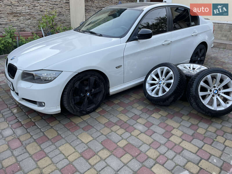 Седан BMW 3 Series 2010 в Днепре