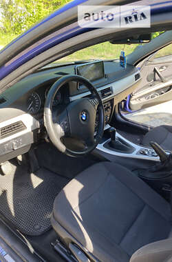 Седан BMW 3 Series 2009 в Чернівцях