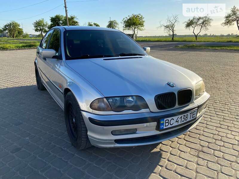 Седан BMW 3 Series 2000 в Золочеве