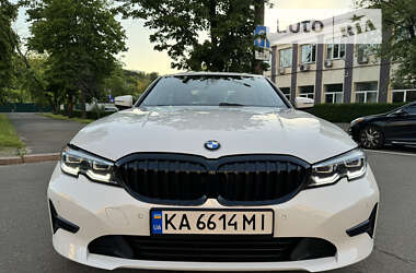 Седан BMW 3 Series 2019 в Киеве