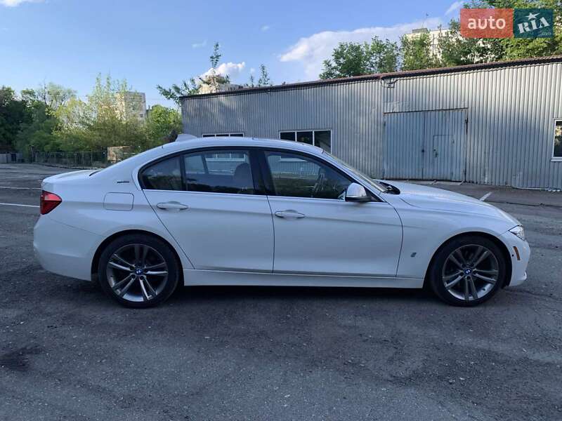 Седан BMW 3 Series 2016 в Киеве