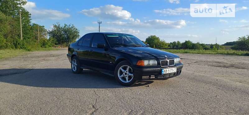 Седан BMW 3 Series 1992 в Жмеринке