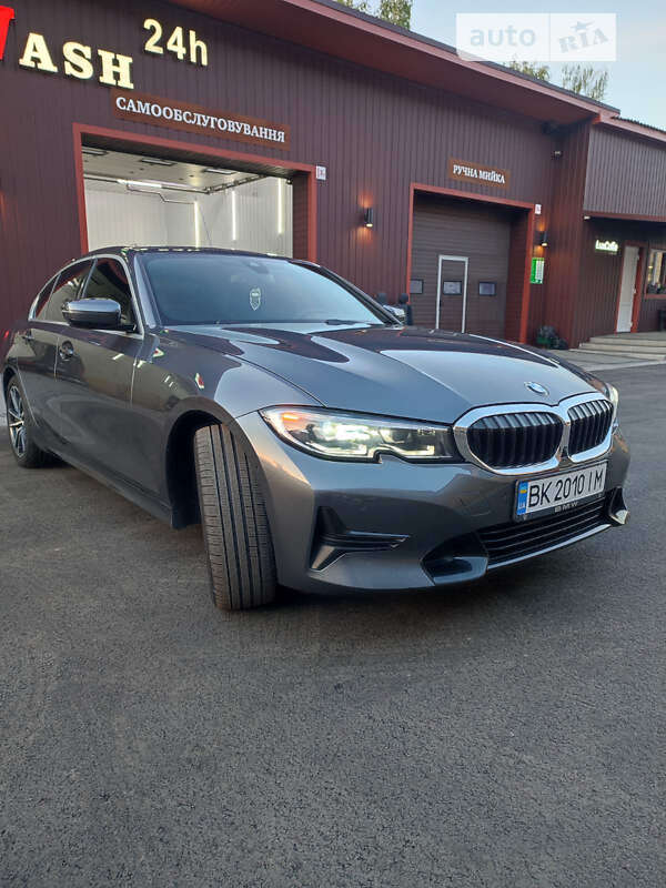 Седан BMW 3 Series 2021 в Корце