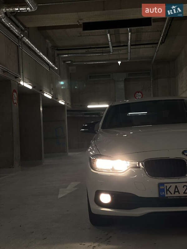 Седан BMW 3 Series 2017 в Києві