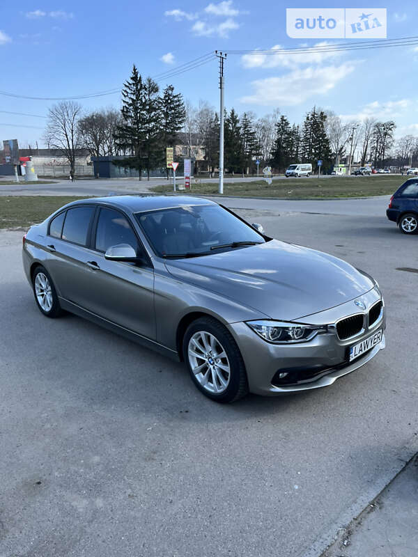Седан BMW 3 Series 2015 в 