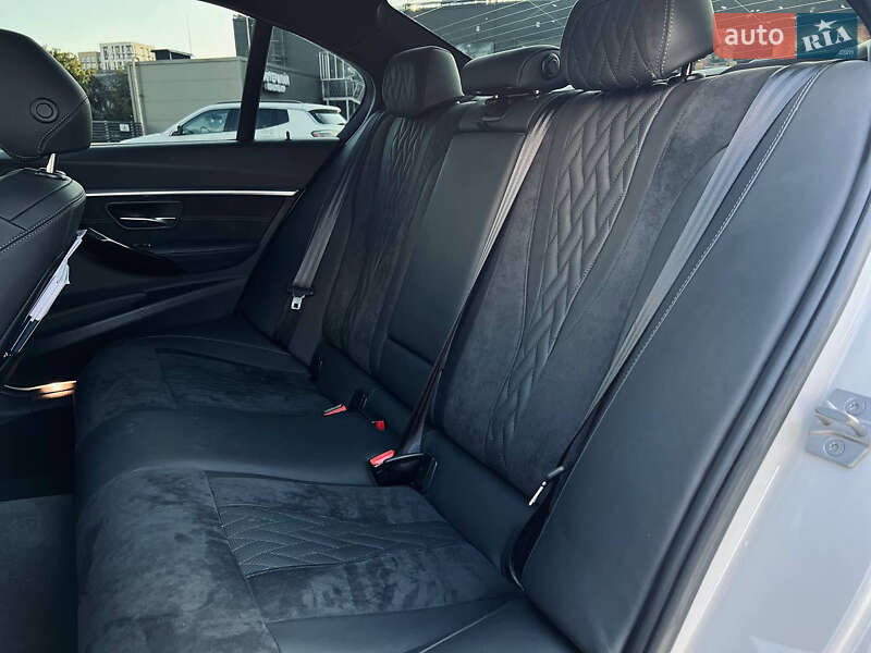 Седан BMW 3 Series 2015 в Киеве