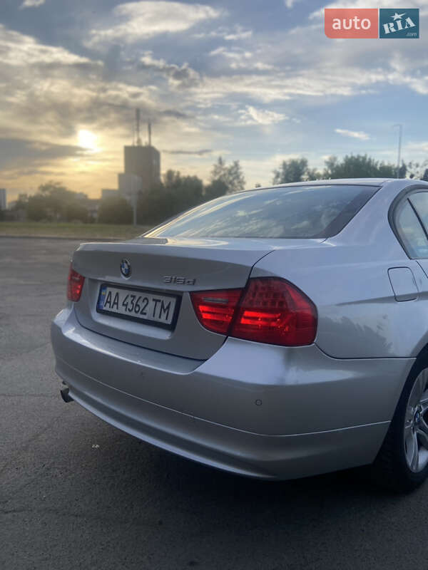 Седан BMW 3 Series 2010 в Киеве