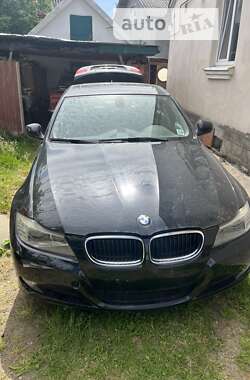 Седан BMW 3 Series 2011 в Надворной