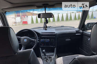 Седан BMW 3 Series 1988 в Ромнах