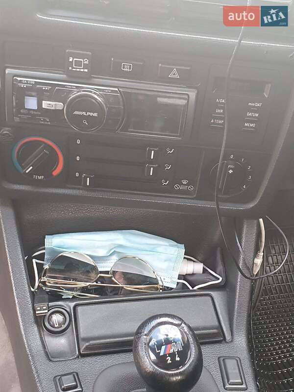 Седан BMW 3 Series 1987 в Житомире