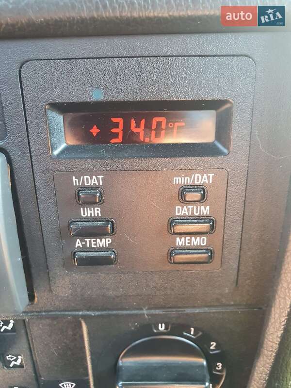 Седан BMW 3 Series 1987 в Житомире