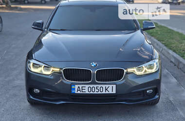 Седан BMW 3 Series 2018 в Дніпрі