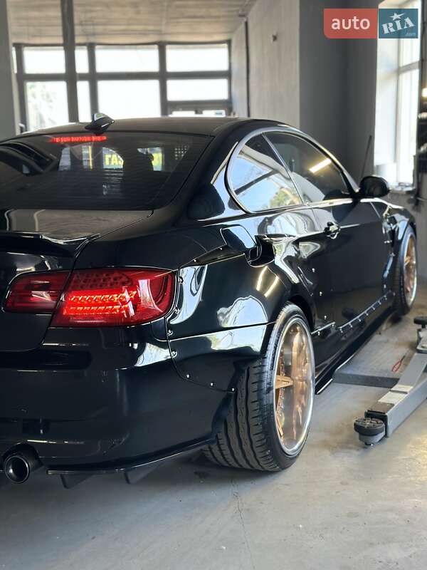 Купе BMW 3 Series 2009 в Києві