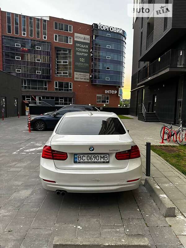 Седан BMW 3 Series 2013 в Львове