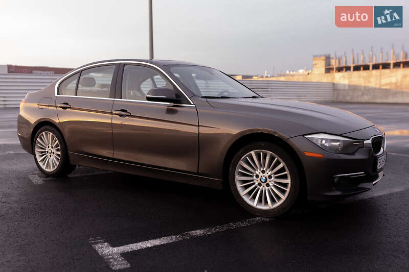 Седан BMW 3 Series 2013 в Львові