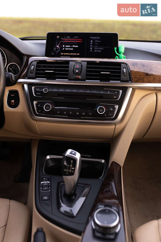 Седан BMW 3 Series 2013 в Львові