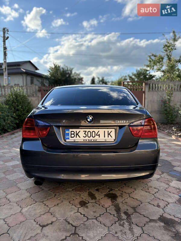Седан BMW 3 Series 2006 в Острозі