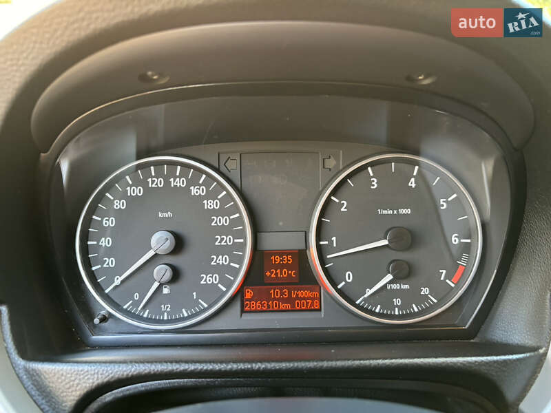 Седан BMW 3 Series 2006 в Острозі