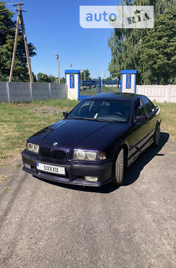 Седан BMW 3 Series 1997 в Хороле
