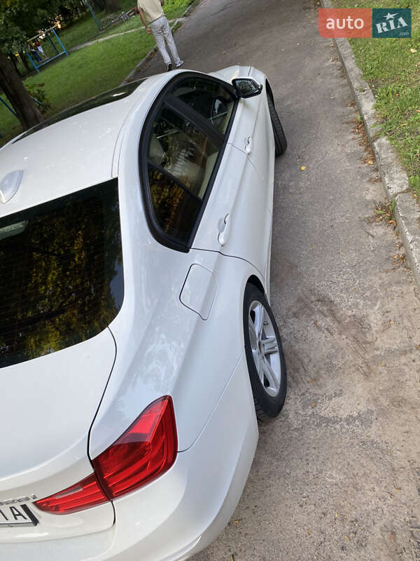 Седан BMW 3 Series 2012 в Львове