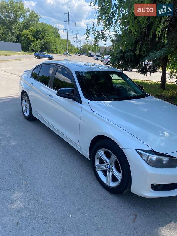 Седан BMW 3 Series 2014 в Днепре