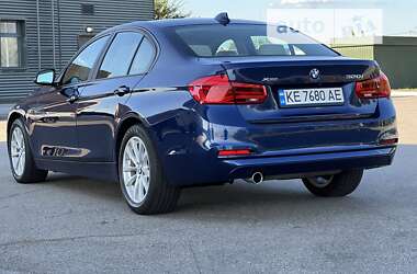 Седан BMW 3 Series 2018 в Дніпрі