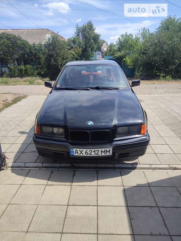 Седан BMW 3 Series 1994 в Панютине