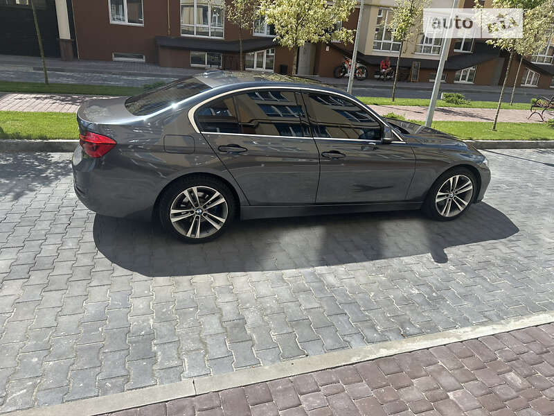 Седан BMW 3 Series 2016 в Киеве