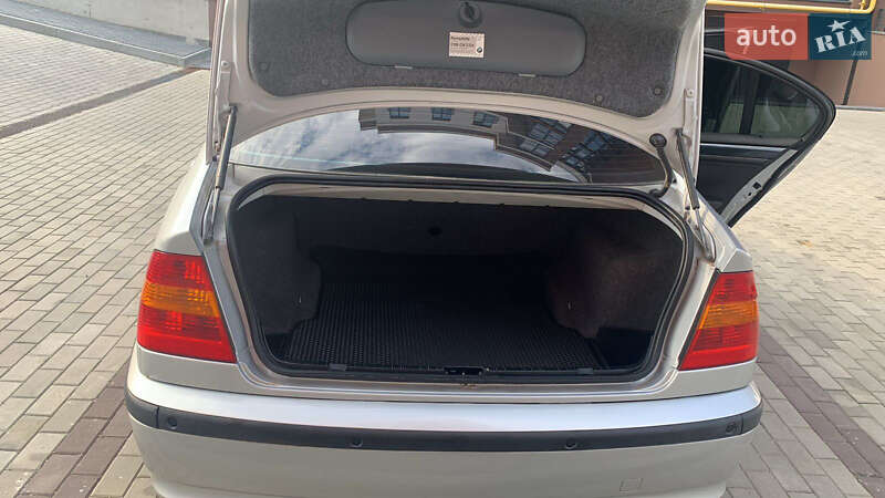 Седан BMW 3 Series 2002 в Львове