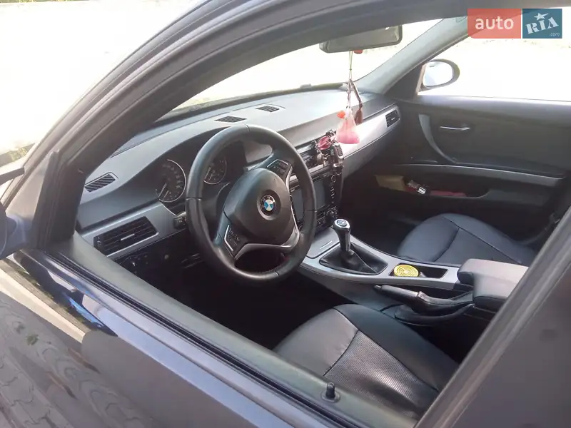 BMW 3 Series 2005 VIN WBAVA71000KR39578 фото оголошення 39 з 151