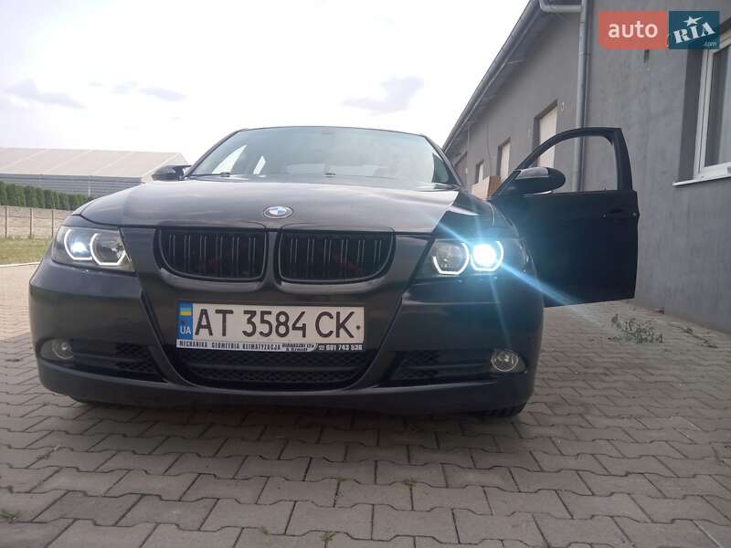 Седан BMW 3 Series 2005 в Івано-Франківську
