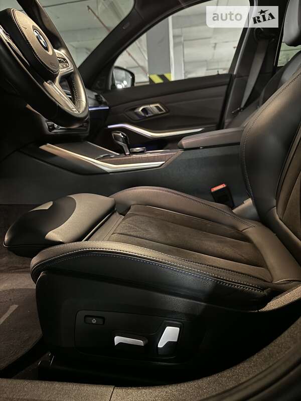 Седан BMW 3 Series 2022 в Одесі