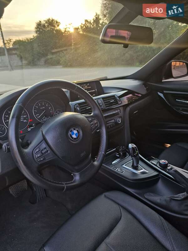 Седан BMW 3 Series 2015 в Болграде