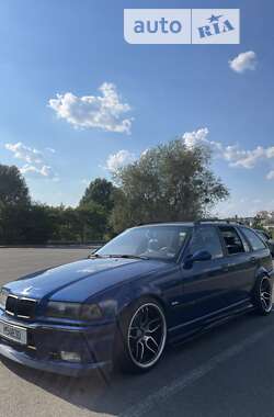 Універсал BMW 3 Series 1998 в Києві