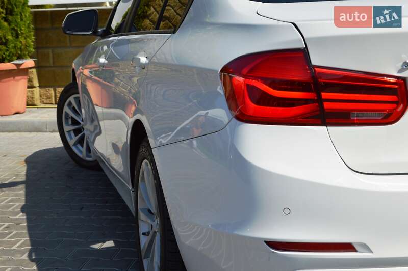 Седан BMW 3 Series 2016 в Одесі