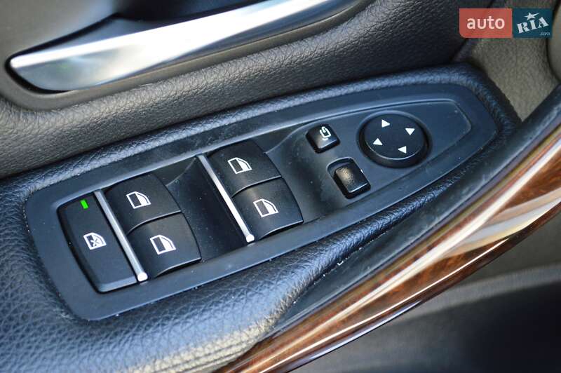 Седан BMW 3 Series 2016 в Одесі