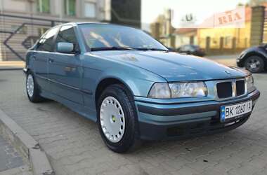 Седан BMW 3 Series 1995 в Здолбунове