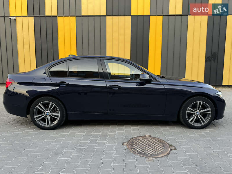 Седан BMW 3 Series 2016 в Киеве