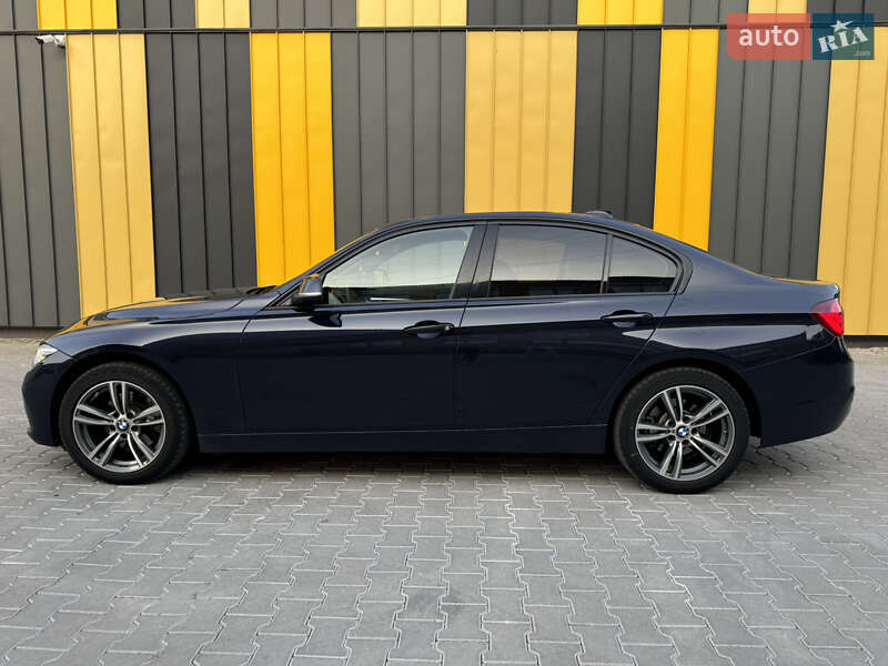 Седан BMW 3 Series 2016 в Киеве