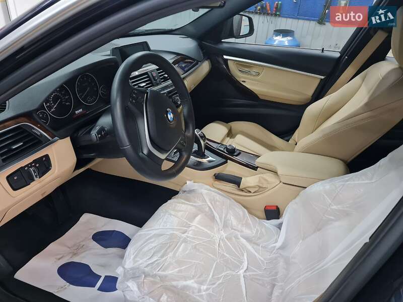 Седан BMW 3 Series 2016 в Чернівцях