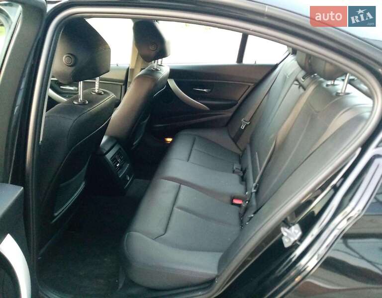 Седан BMW 3 Series 2013 в Старому Самборі