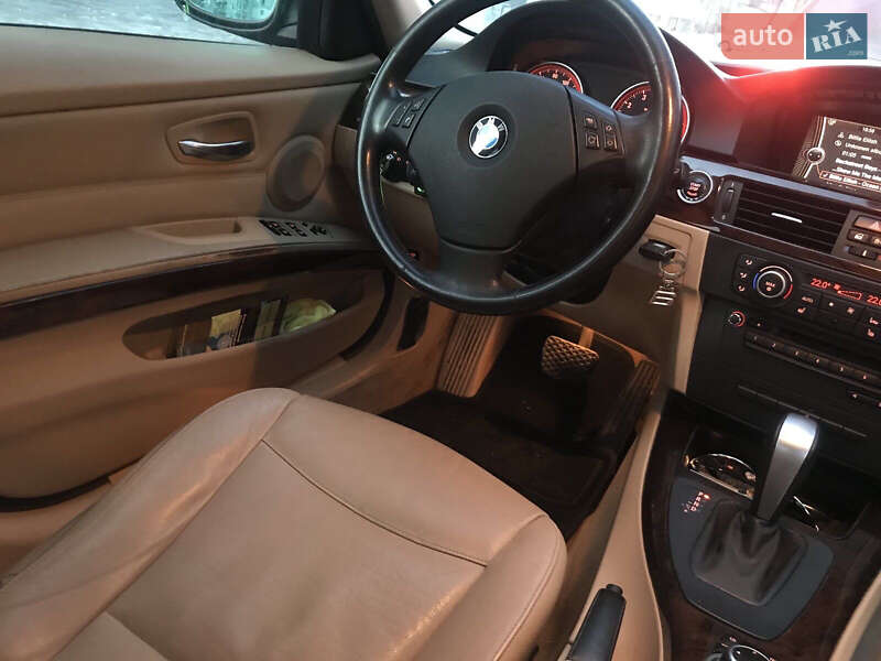 Седан BMW 3 Series 2011 в Сумах