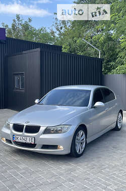 Седан BMW 3 Series 2005 в Ровно