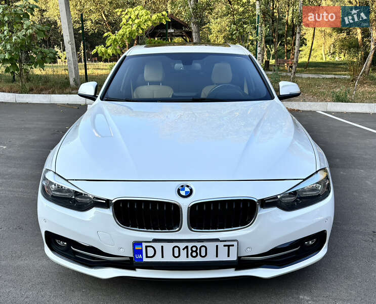 Седан BMW 3 Series 2017 в Киеве
