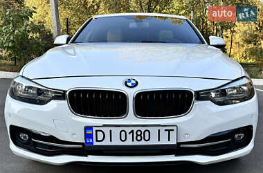 Седан BMW 3 Series 2017 в Киеве
