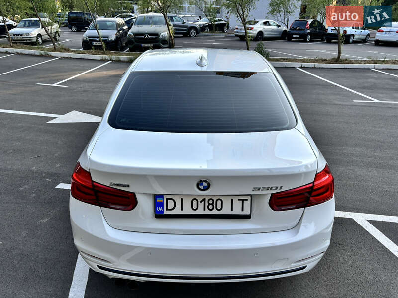 Седан BMW 3 Series 2017 в Киеве