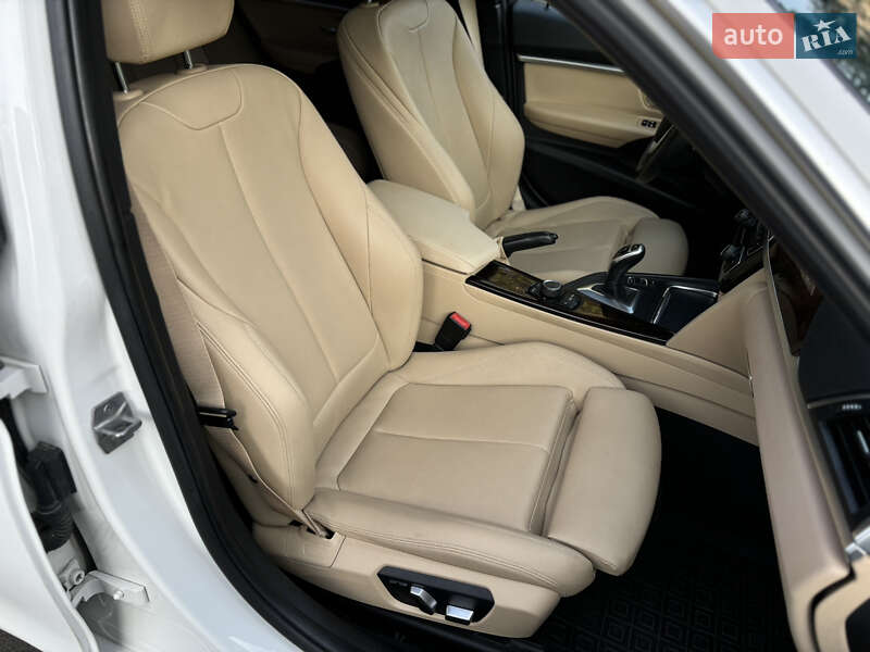 Седан BMW 3 Series 2017 в Киеве
