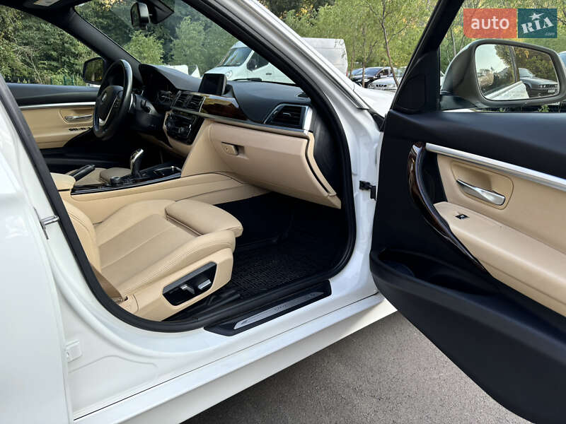 Седан BMW 3 Series 2017 в Киеве